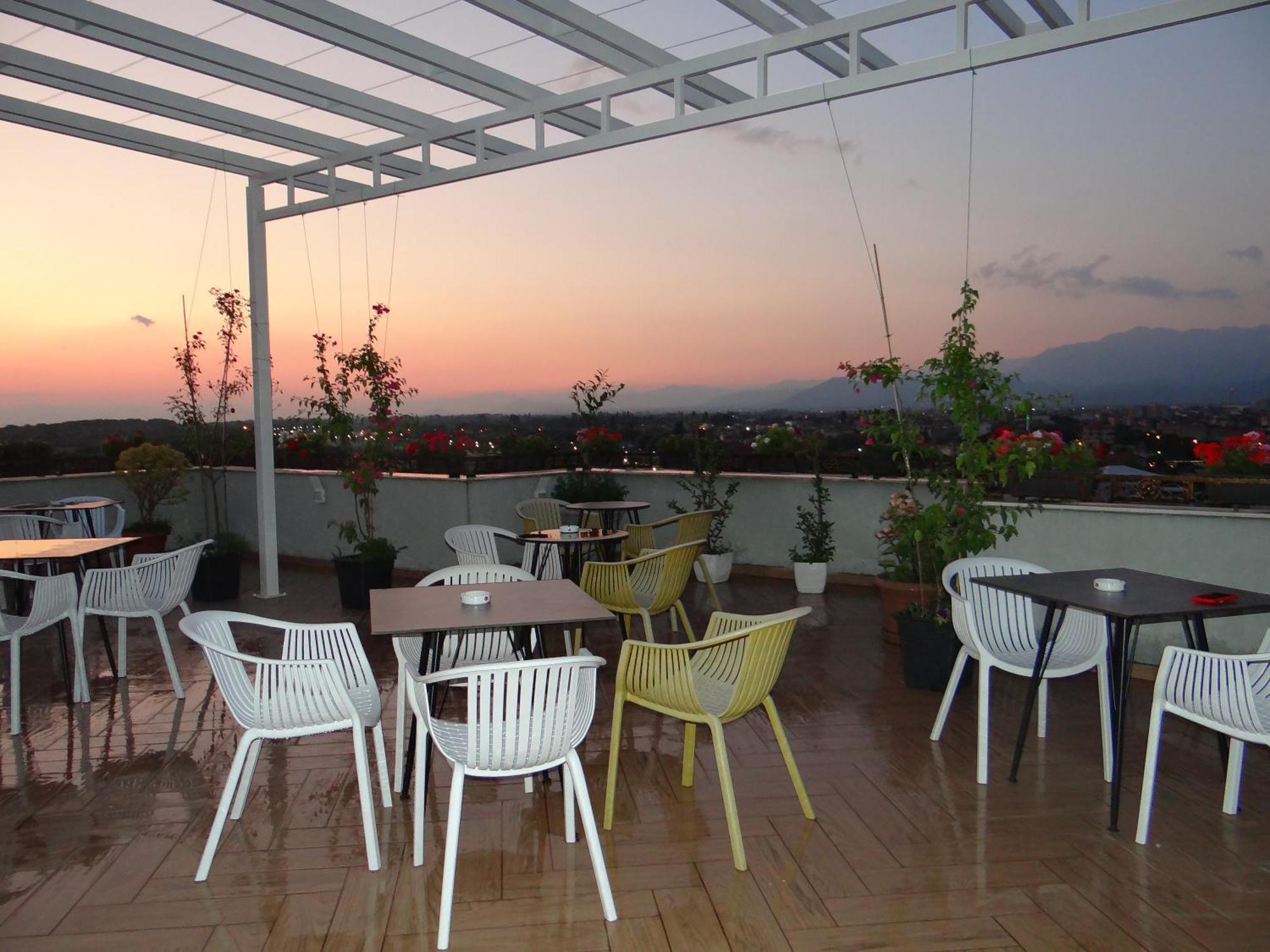 Sky Hotel Shkodra Exterior foto